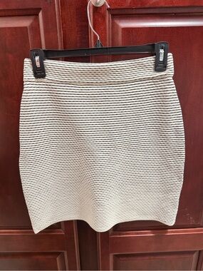 Theory Textured Knit Mini Skirt | Women’s Medium | Cream & Black